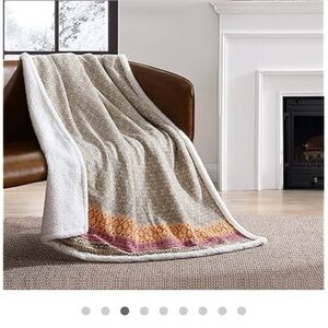 Eddie Bauer blanket Sherpa super soft reversible (Nordic Raisin)